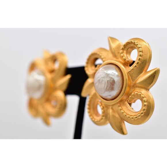 Karl Lagerfeld Vintage Chunky Clip On Pearl Earrings Brushed Gold Signed Bin1